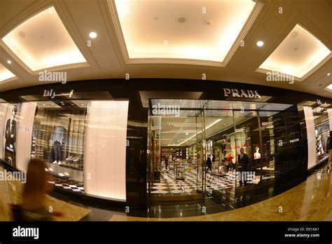 prada mall of the emirates